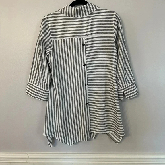 Soft Surroundings Women's Asymmetrical 3/4 Sleeve Striped Top Size PXS GUC - Picture 12 of 12